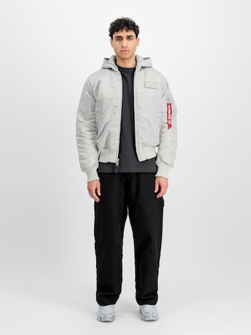 ALPHA INDUSTRIES Winterjas 'MA-1 Zip Hood' in Grijs: voorkant