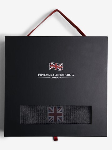 Finshley & Harding London Schal und Mütze in Grau