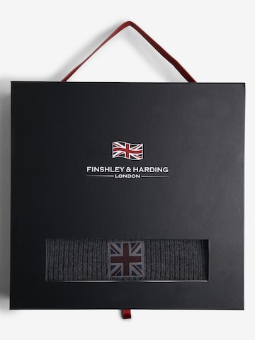 Finshley & Harding London Schal und Mütze in Grau