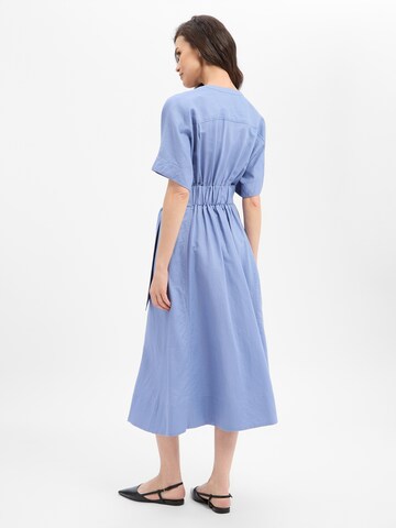 Robe d’été Ambiance en bleu