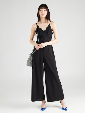 SISTERS POINT Jumpsuit 'GULO' i sort