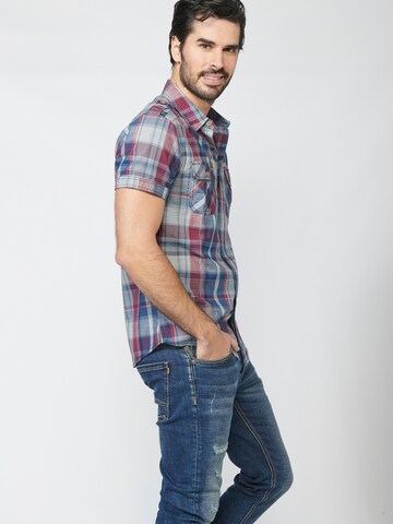 KOROSHI - Regular Fit Camisa em vermelho