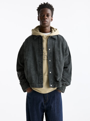 Giacca di mezza stagione di Pull&Bear in grigio: frontale