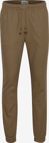 11 Project Slim fit Pants in Brown: front