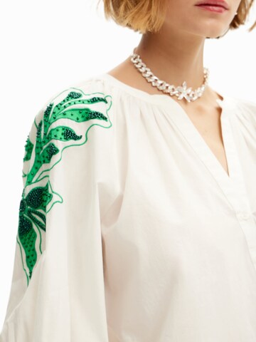 Desigual - Blusa en blanco