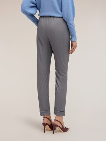 MOTIVI Regular Trousers in Grey