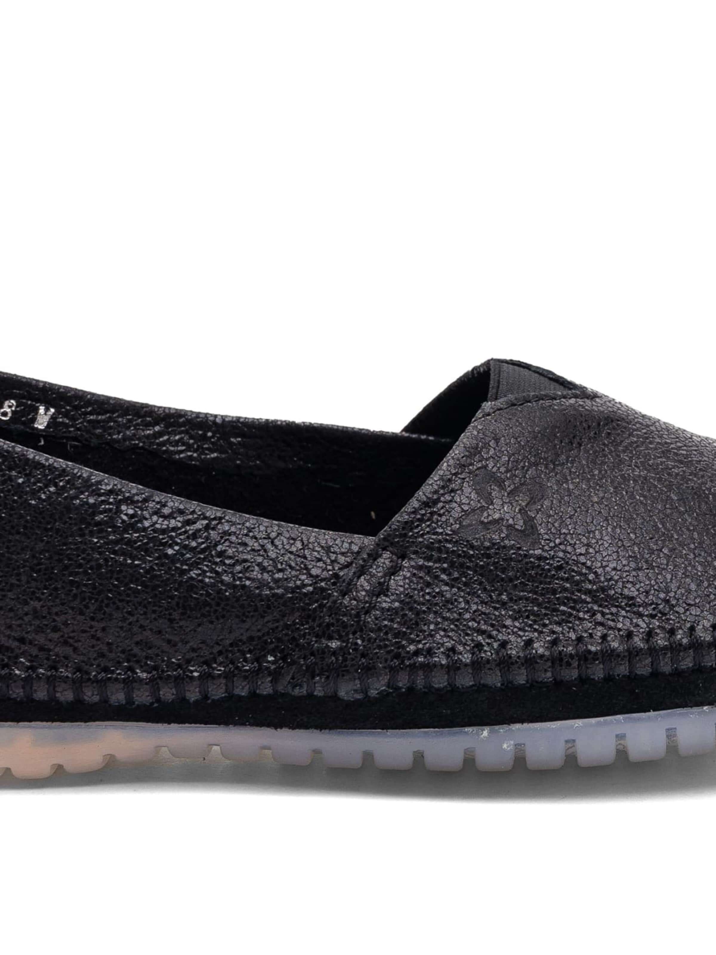 Maciejka Classic Flats '1930W-36/00-0' in Black