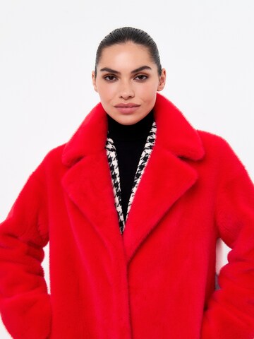 CESARE GASPARI Mantel in Rot