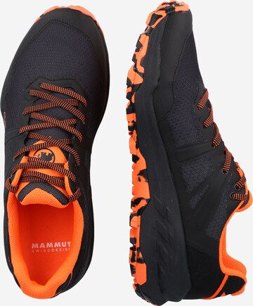 MAMMUT - Zapatos bajos 'Sertig II' en negro