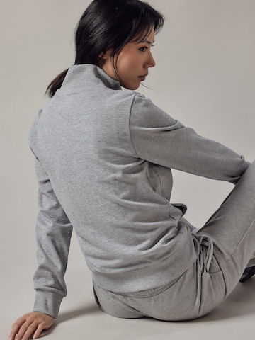 Sweat-shirt 'Felpa con Zip' OWN Off With Nature en gris