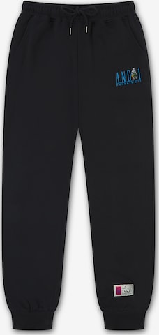 AND1Tapered Hlače - crna boja: prednji dio