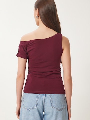 Happiness İstanbul T-shirt i röd