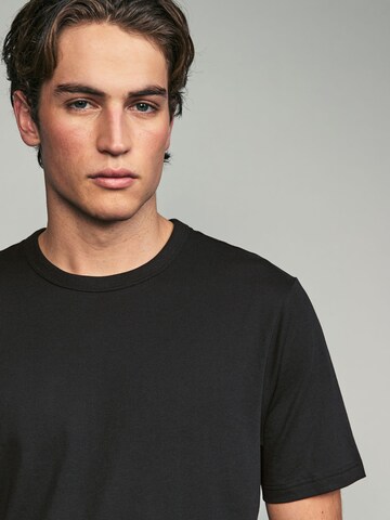 Next - Camisa em preto
