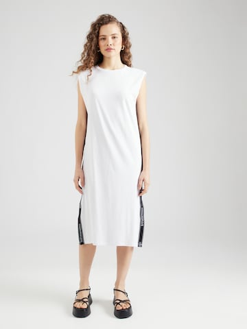 EA7 Emporio Armani - Vestido en blanco: frente