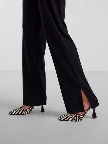 PIECES Regular Pants 'Kylie' in Black