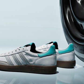ADIDAS ORIGINALS - Sapatilhas baixas 'Handball Spezial' em branco