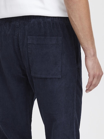 !Solid Regular Chino trousers 'Gutti' in Blue