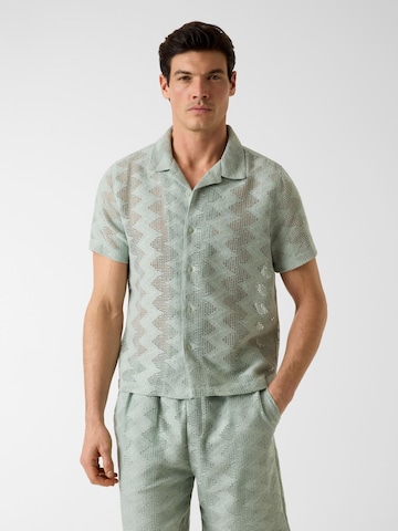 GUESS Regular fit Sweater in Green: front