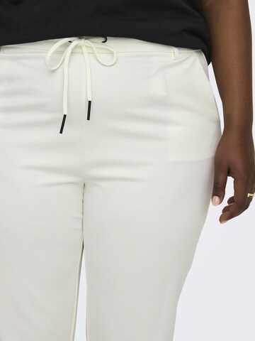 Effilé Pantalon ONLY Carmakoma en blanc