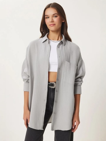 Happiness İstanbul Shirt in Grey: front