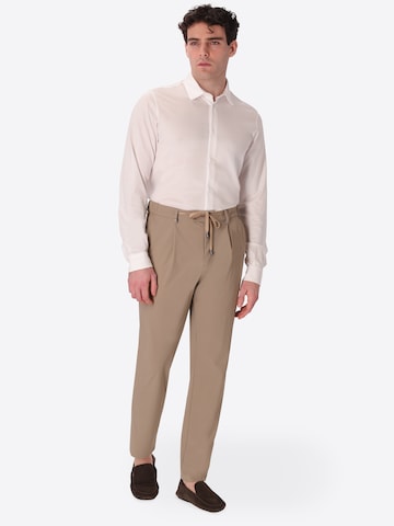 regular Pantaloni con pieghe 'High-Perform12 Rio Pence' di Distretto12 in beige