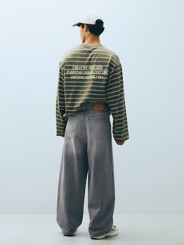 Bershka Baggy Farkut värissä harmaa