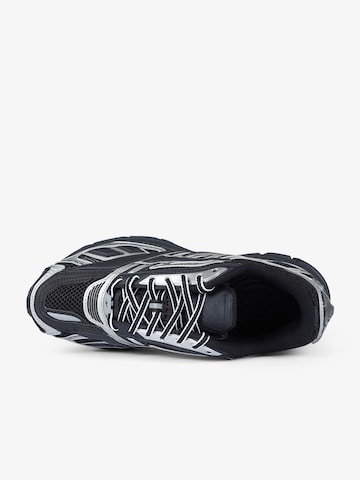 Sneaker bassa di Reebok in nero