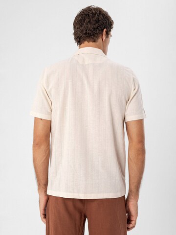 Coupe regular Chemise Antioch en beige