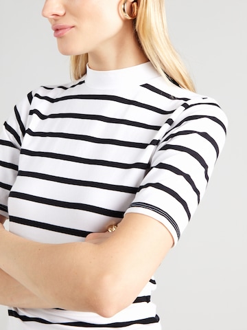 Tricou 'Lenni' de la ABOUT YOU pe negru