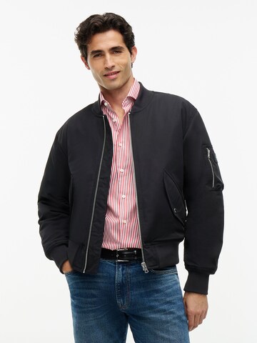 TOMMY HILFIGER Jacke in Schwarz: Vorderseite