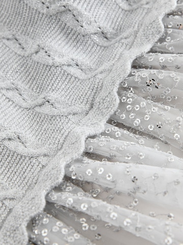 Robe Next en gris