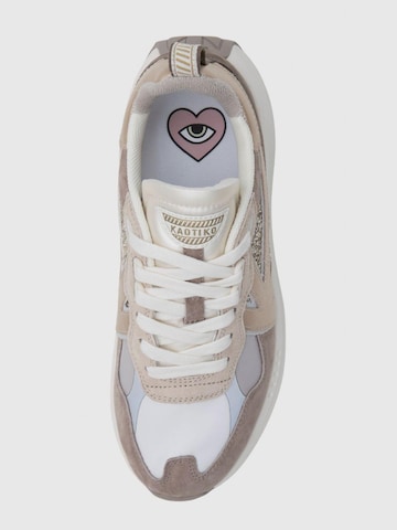 Kaotiko Sneakers laag 'Detroit Glam' in Beige