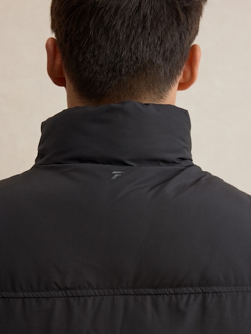 DAN FOX APPAREL - Colete 'Konrad' em preto