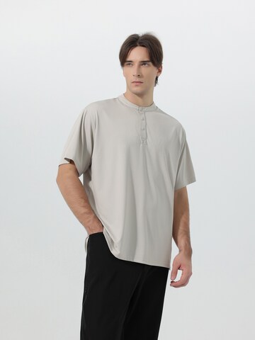 YOUTHUP Shirt 'Leibfrei' in Grey