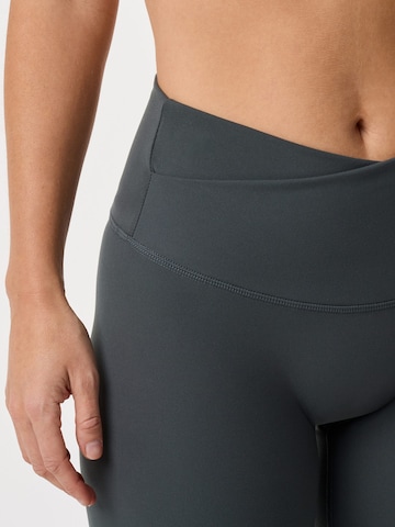 SWEDEMOUNT Skinny Sportbroek 'Core' in Grijs
