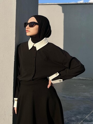 Touche Prive Blouse in Zwart: voorkant