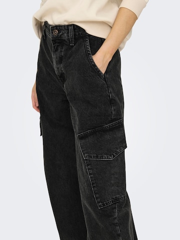 ONLY Tapered Cargo Jeans 'Pernille' in Black