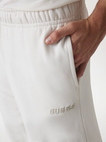 GUESS Regular Sporthose in Weiß