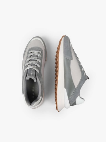 Scalpers Platform trainers 'New Gina' in Grey