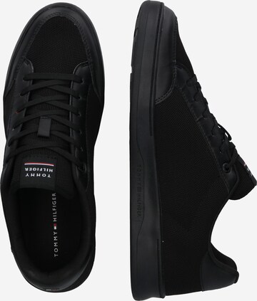 TOMMY HILFIGER Sneaker in Schwarz