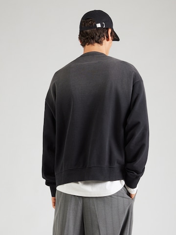 WEEKDAY Sweatshirt 'Vic' in Black