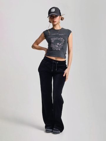 Ed Hardy Футболка 'Blumen-Totenkopf' в Серый