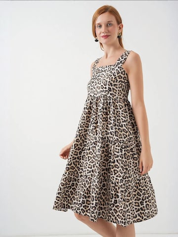 Robe Bigdart en marron