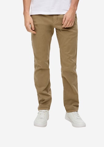 Coupe slim Pantalon chino QS en marron : devant