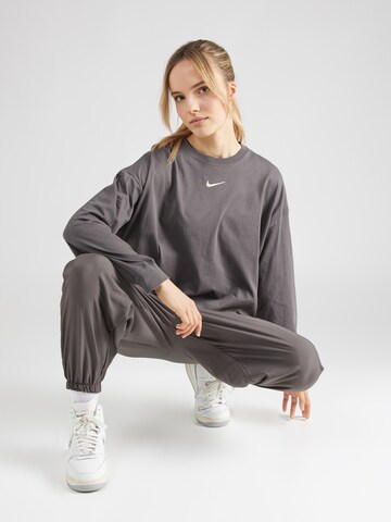 Nike Sportswear Shirt in Grijs