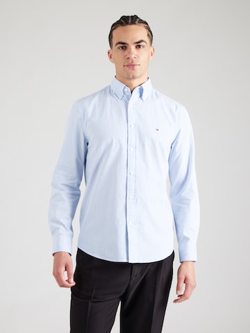 Coupe regular Chemise TOMMY HILFIGER en bleu : devant