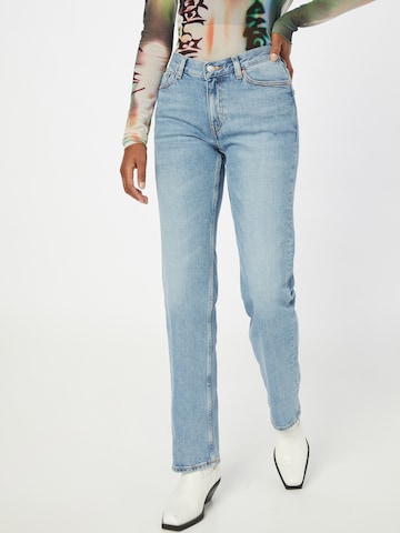 WEEKDAY Slimfit Jeans 'Twig Mid Straight' in Blau: predná strana