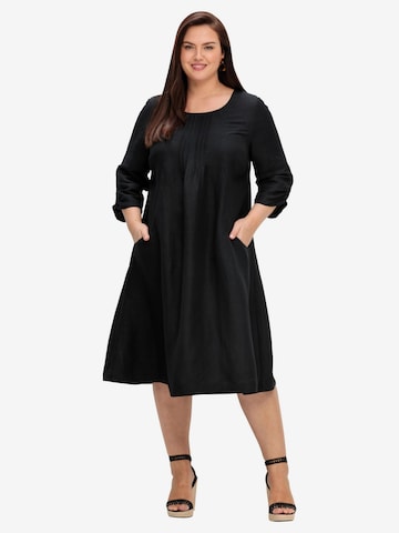 SHEEGO Kleid in Schwarz: predná strana