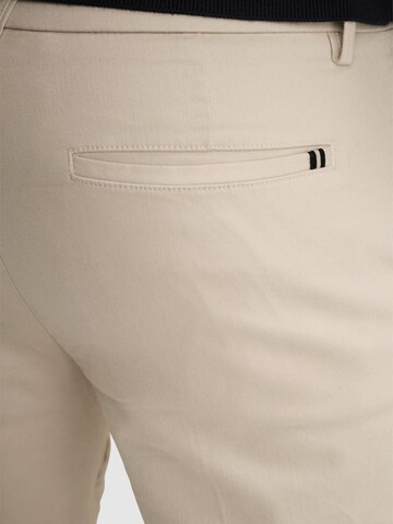 VANGUARD Regular Chino 'V35 relaxed fit chino' in Beige