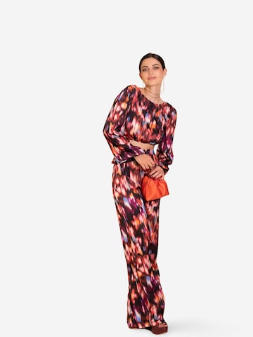 Wide leg Pantaloni con pieghe di THE-ARE in nero